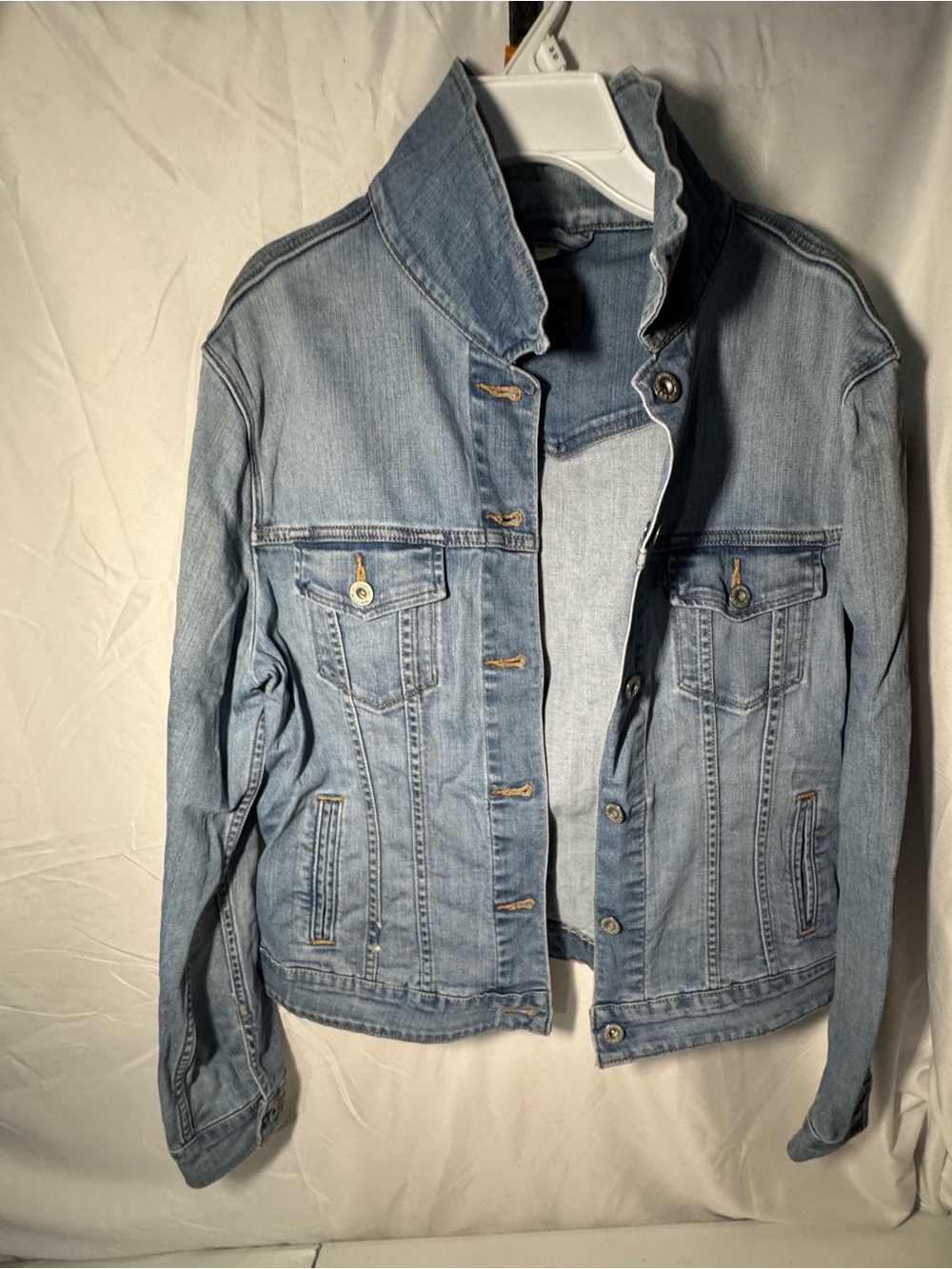 Levi's Women's Light Wash Denim Jacket - Pale Blue
